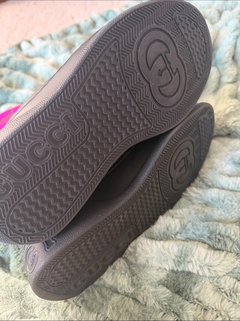 Gucci authentic Women's Black Chelsea Boots with Pink Patterned Elastic Panels - Picture 4 of 6